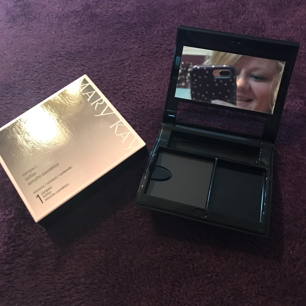 Mary Kay Compact -Brand New